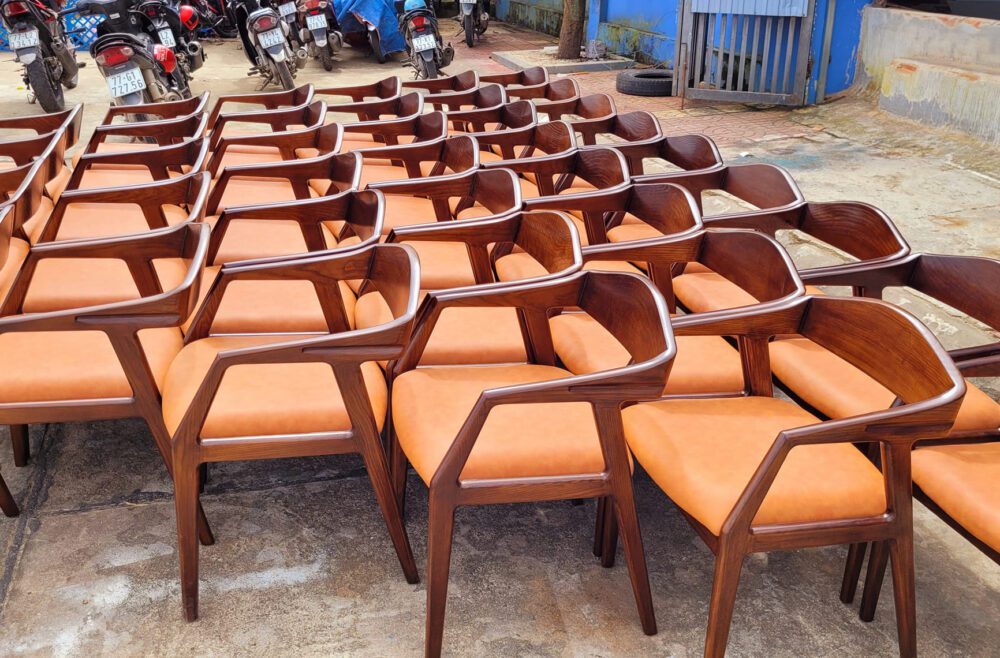 SẢN XUẤT BÀN GHẾ GỖ TỰ NHIÊN CHO TRƯỜNG MẦN NON